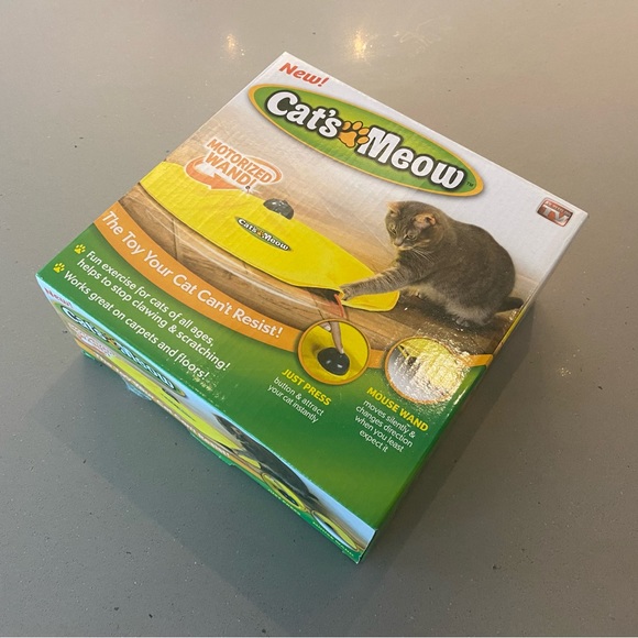 Cat's Meow: Motorized Wand Cat Toy - Picture 2 of 4